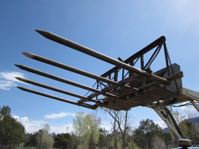 A closer look at the brush rake. 